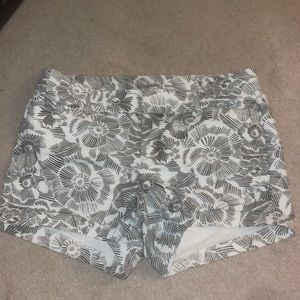 Black and Whitw design Old Navy Shorts